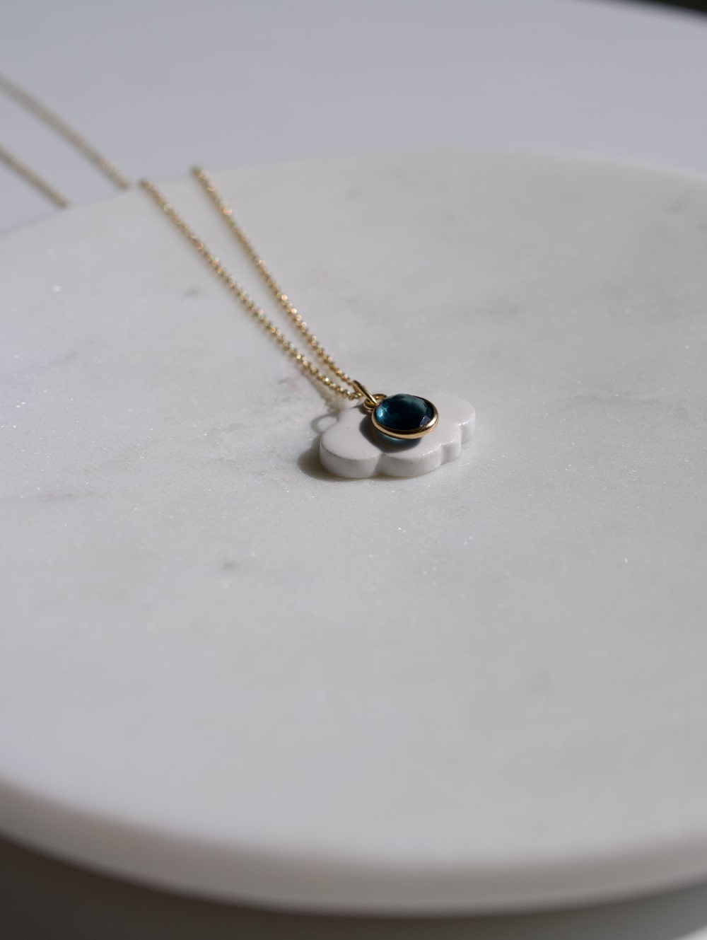 Collana Sisu Shine Creative Bloom ceramiche e gioielli con un'anima mantra da indossare