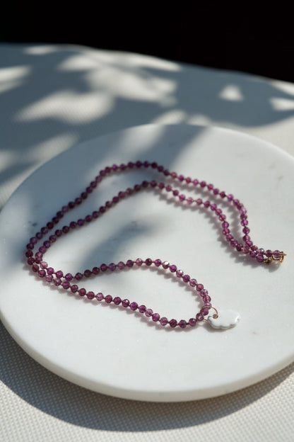 Collana Sisu Tide Granato Mulberry