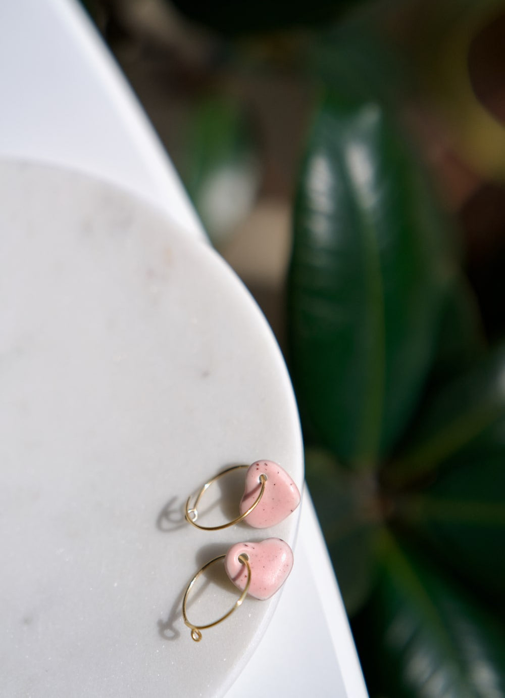 Orecchini Nunchi gold Creative Bloom ceramiche e gioielli con un'anima mantra da indossare