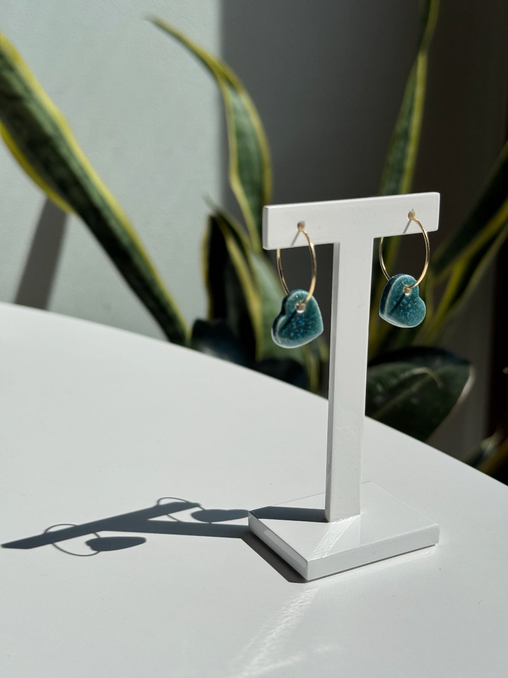 Orecchini Nunchi gold Creative Bloom ceramiche e gioielli con un'anima mantra da indossare