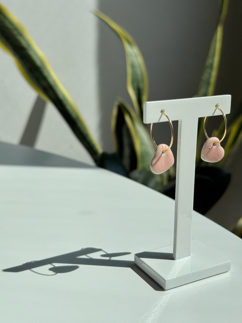 Orecchini Nunchi gold Creative Bloom ceramiche e gioielli con un'anima mantra da indossare