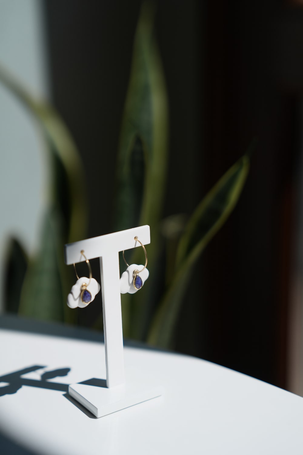 Orecchini Sisu Shine Creative Bloom ceramiche e gioielli con un'anima mantra da indossare